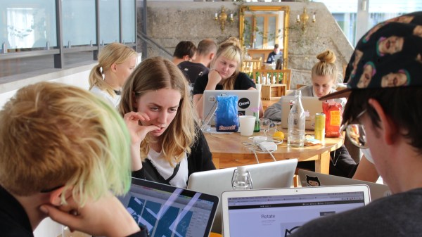 Kodning pågår på Hackaway